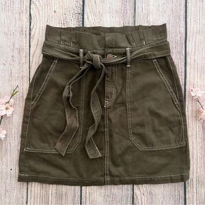 F1 -- FREE PEOPLE green high waist paperbag belted short women's skirt size 6